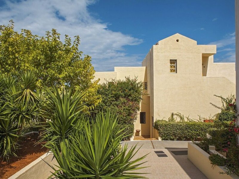 Sundance Apartments & Suites 5