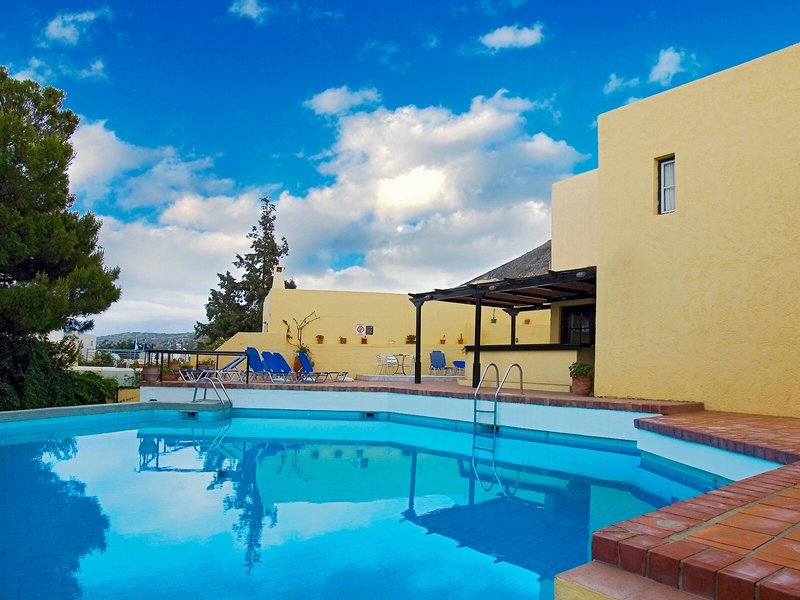 Sundance Apartments & Suites 13