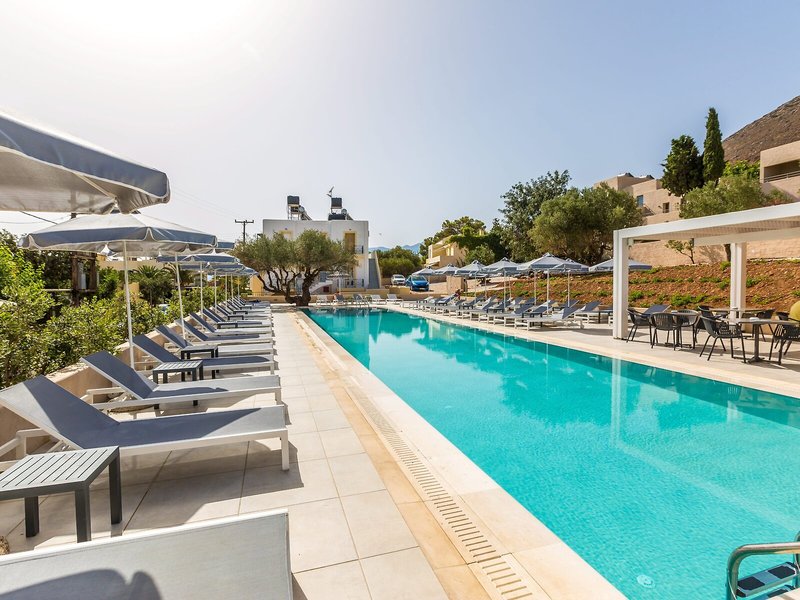 Sundance Apartments & Suites 17