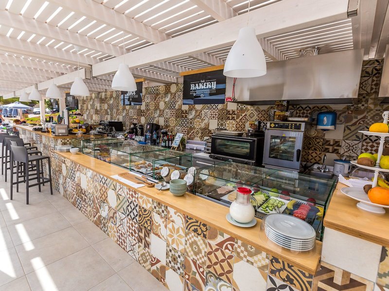 Sundance Apartments & Suites 29