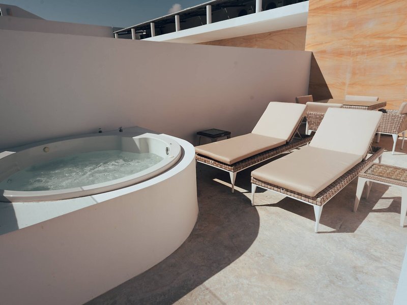 Antera Hotel & Residences 11