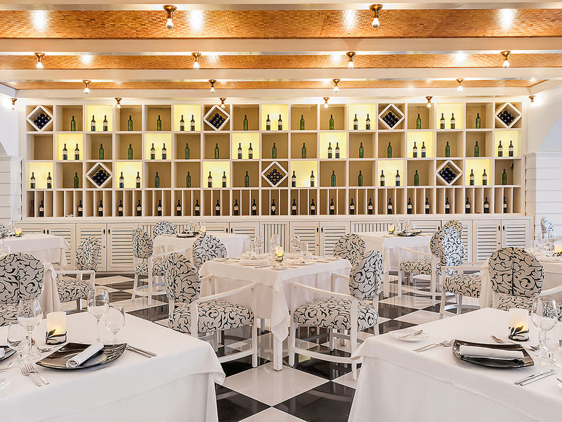 Ocean Maya Royale 19