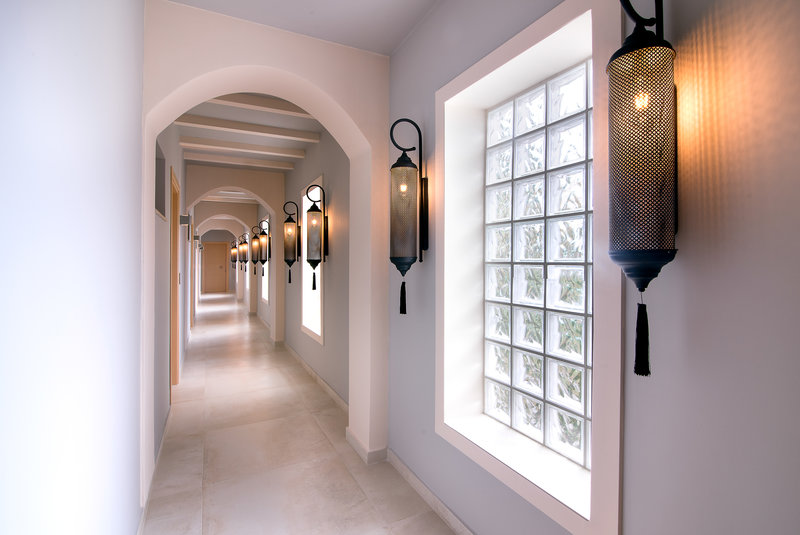 Neikos Luxury Suites 4
