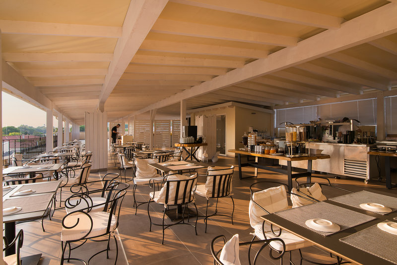 Neikos Luxury Suites 6