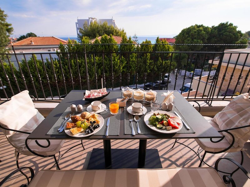 Neikos Mediterraneo 18