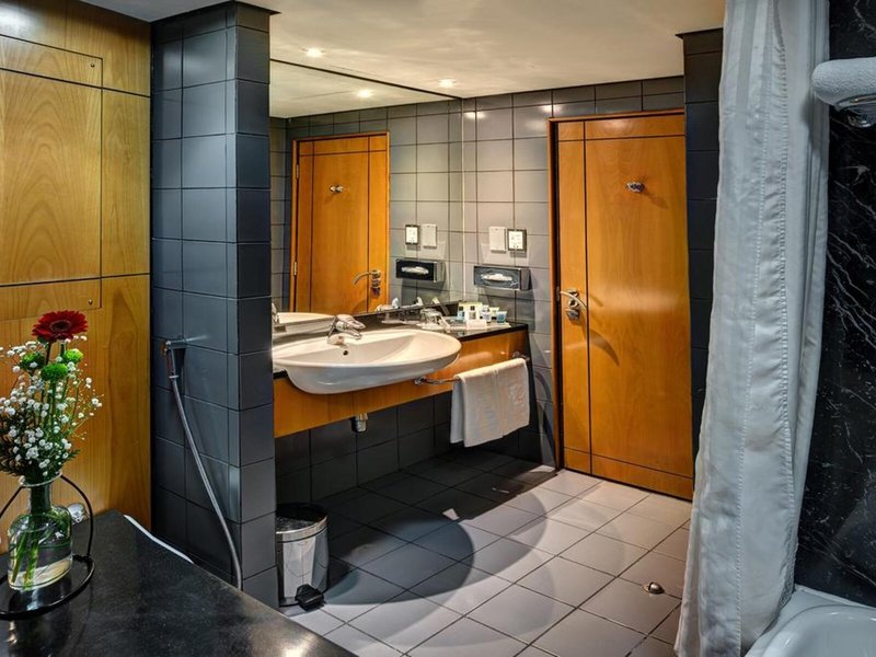 J5 Hotels Port Saeed 34 - Bathroom Example