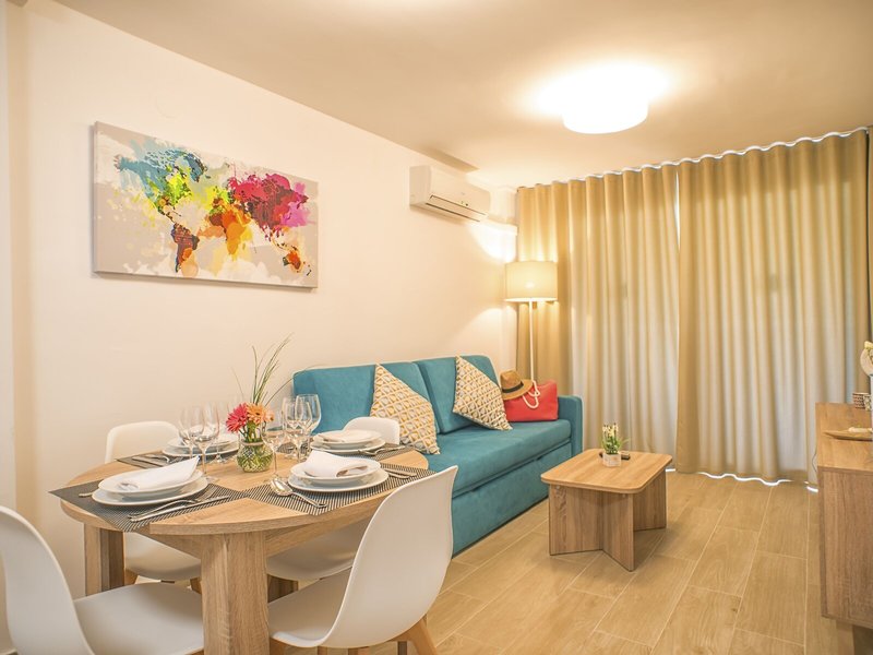 Ona Suites Salou 12