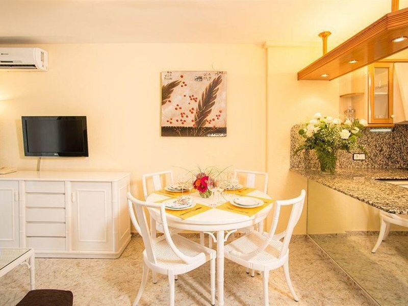 Ona Suites Salou 14