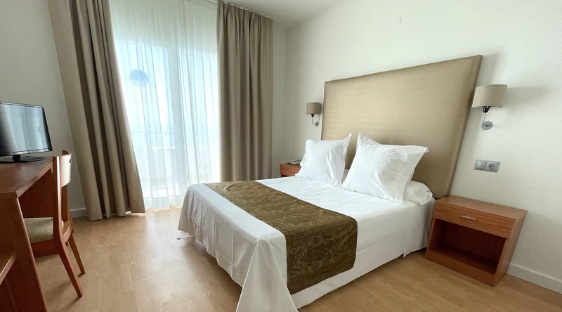 Elimar 4 - Room Example