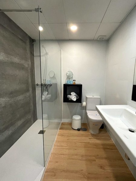Elimar 6 - Bathroom Example