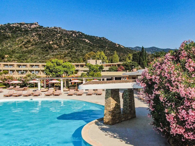 Is Molas Resort 6 - Outdoor Pool