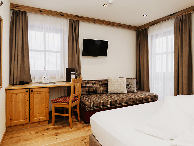 Hotel & Chalet Dorfer 4