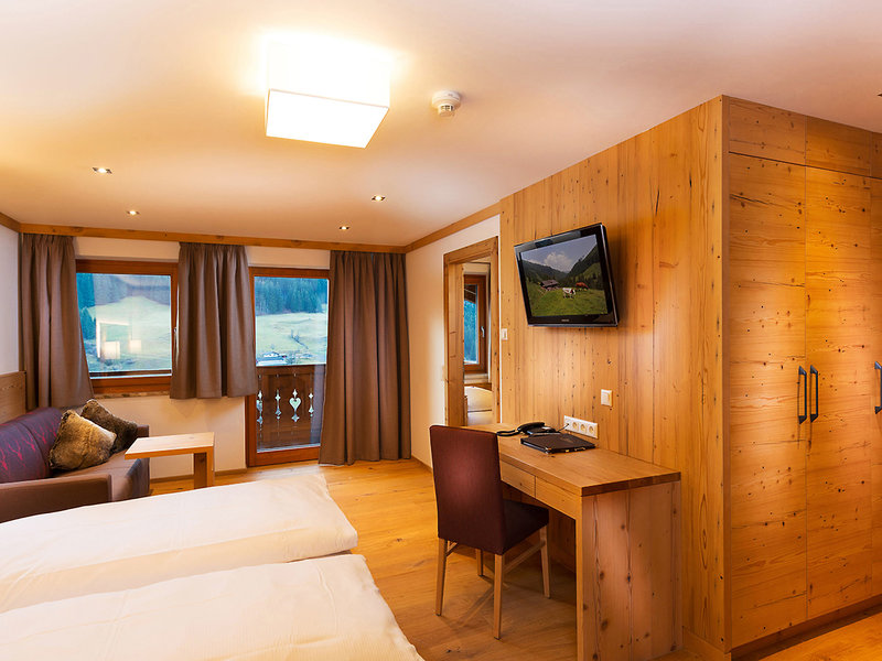 Hotel & Chalet Dorfer 7