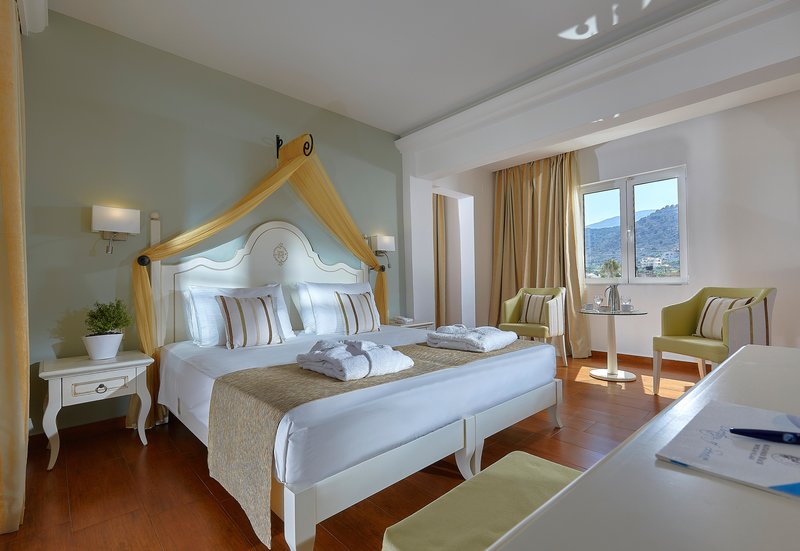 Alexander Beach Hotel & Village 62