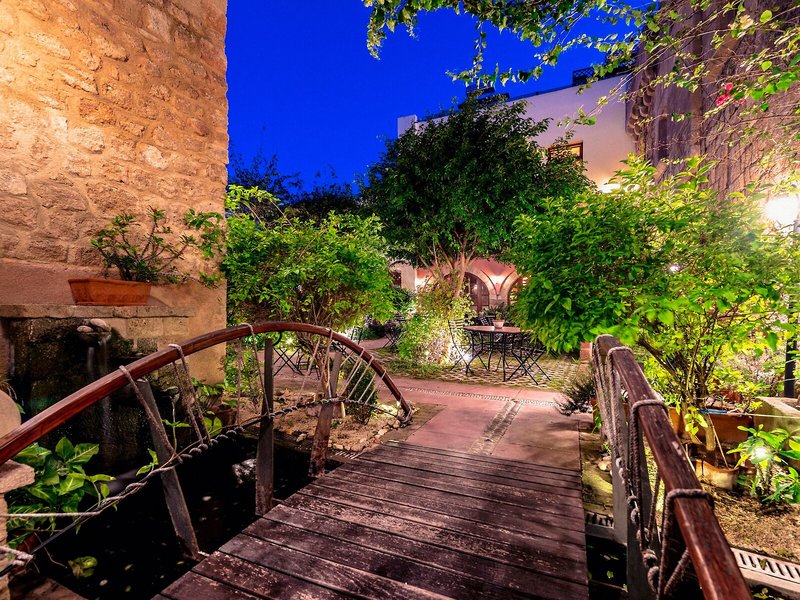 Avalon Boutique Hotel 4