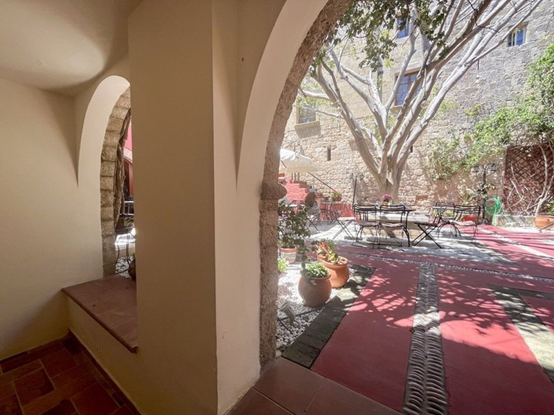 Avalon Boutique Hotel 44