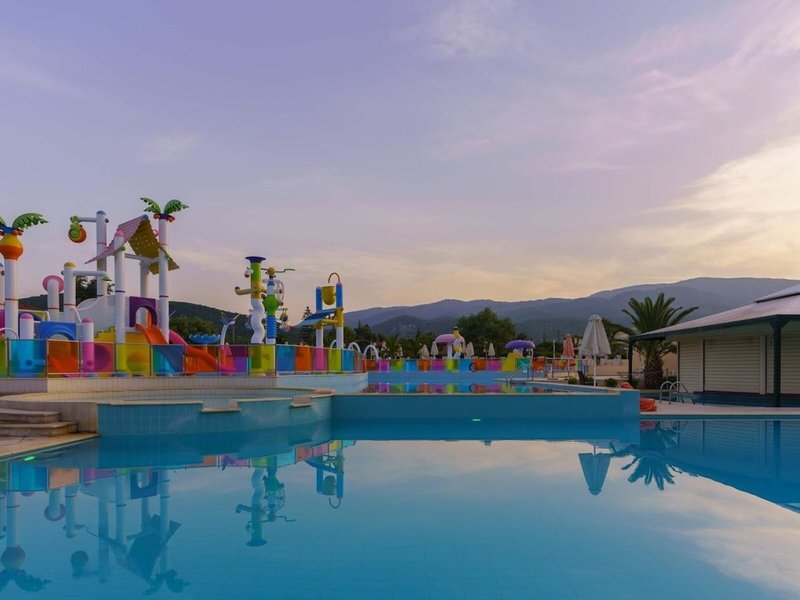 Cronwell Platamon Resort 6