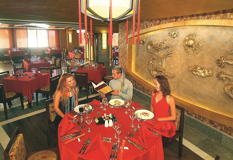 Royal Dragon Hotel 6