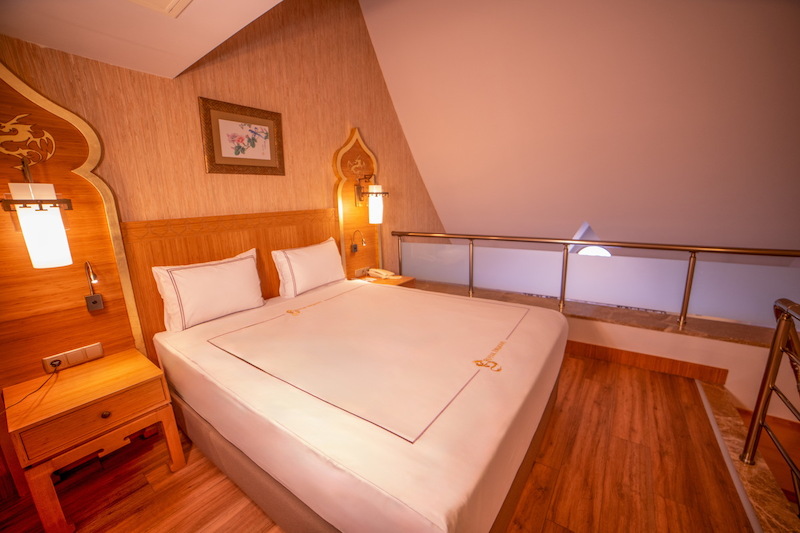 Royal Dragon Hotel 7