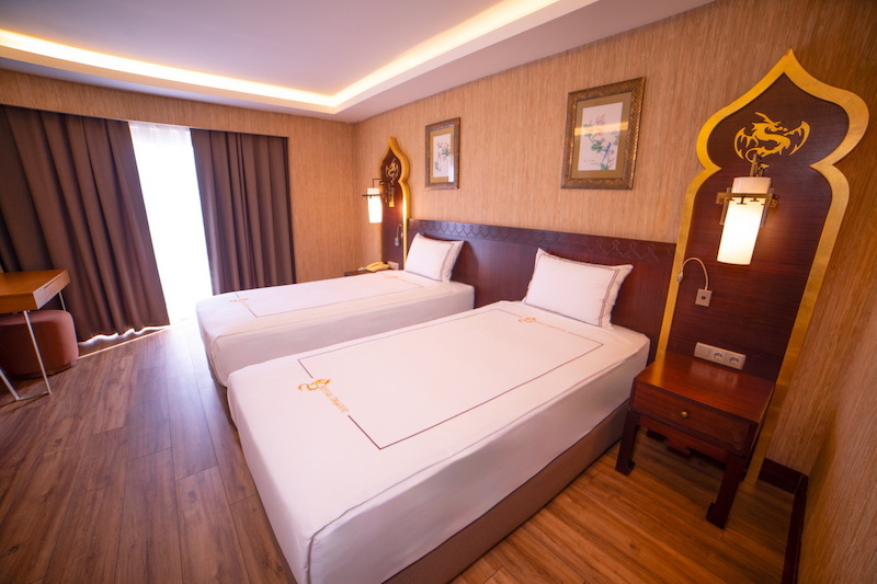 Royal Dragon Hotel 10