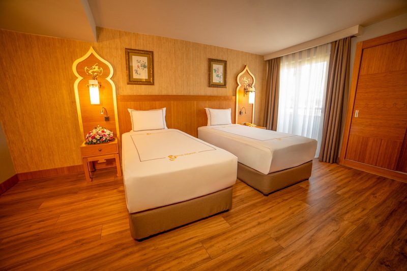 Royal Dragon Hotel 11