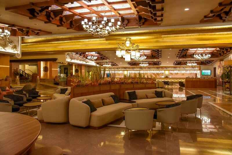 Royal Dragon Hotel 8