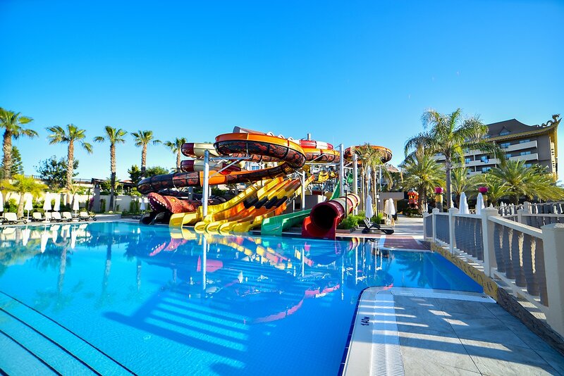 Royal Dragon Hotel 12