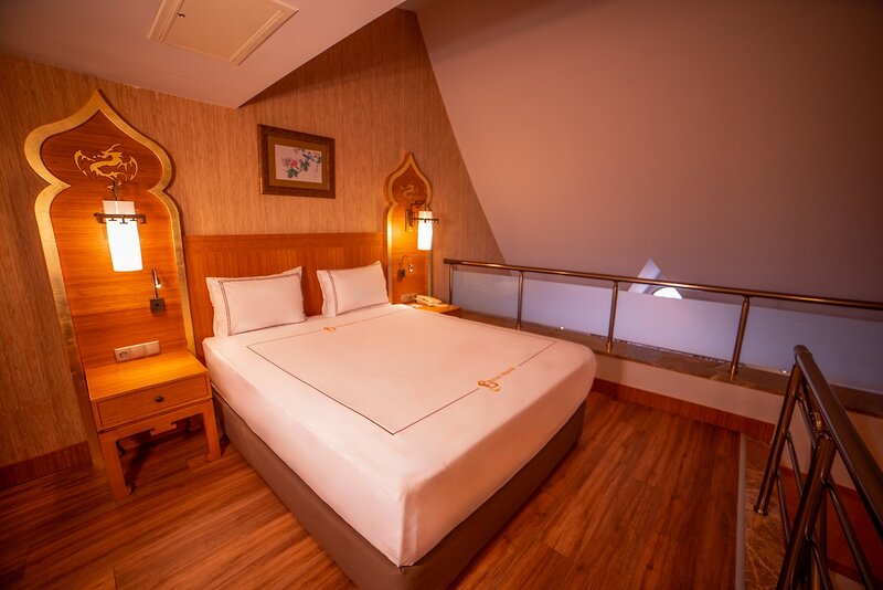 Royal Dragon Hotel 15