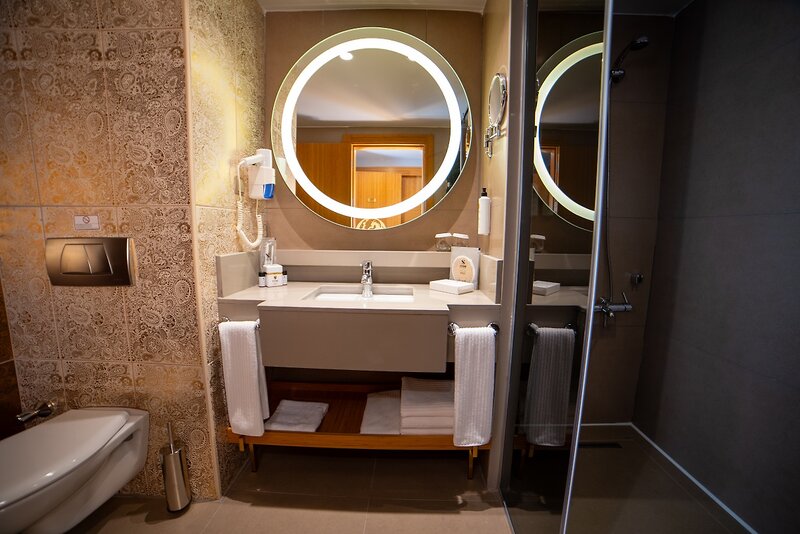 Royal Dragon Hotel 19