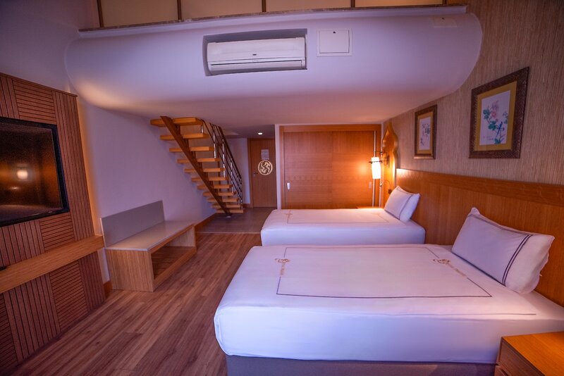 Royal Dragon Hotel 20