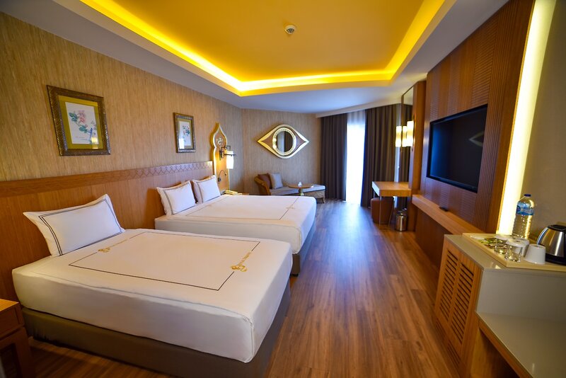 Royal Dragon Hotel 21