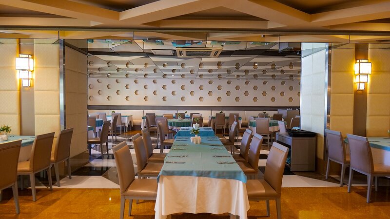 Royal Dragon Hotel 24