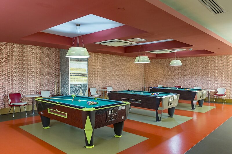 Royal Dragon Hotel 32