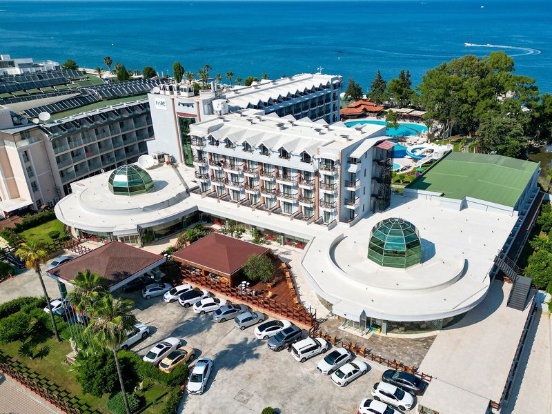 Palmet Beach Resort & SPA Hotel  1