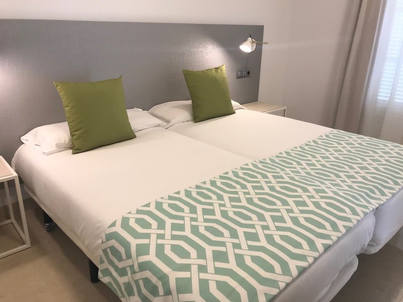 Broncemar Beach Suites Hotel 8