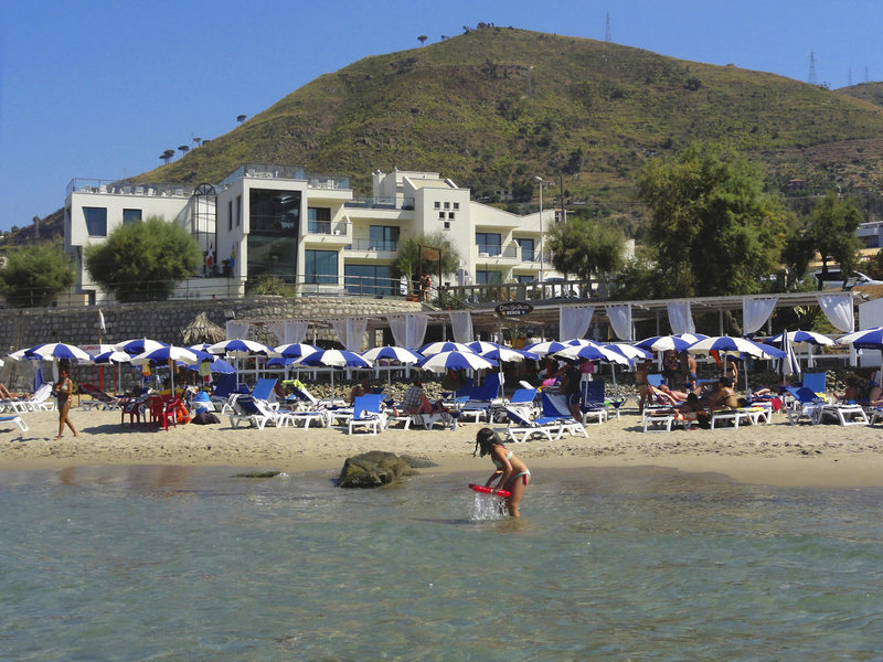 Cefalu Sea Palace 8