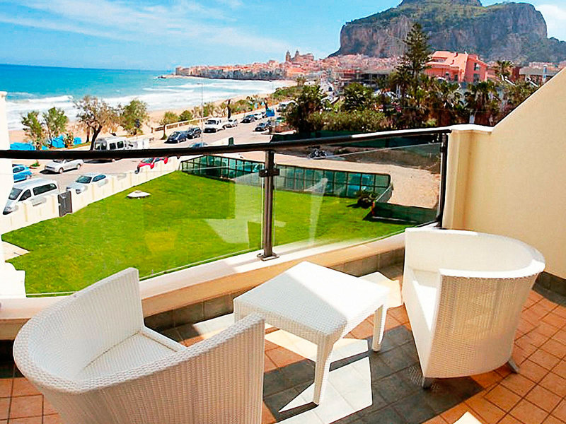 Cefalu Sea Palace 35