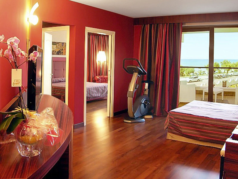 Cefalu Sea Palace 39