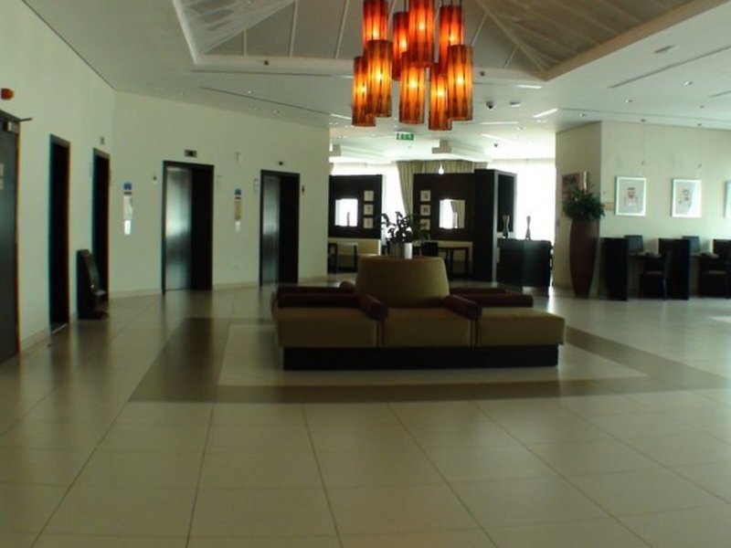 Holiday Inn Express Dubai Internet City 12