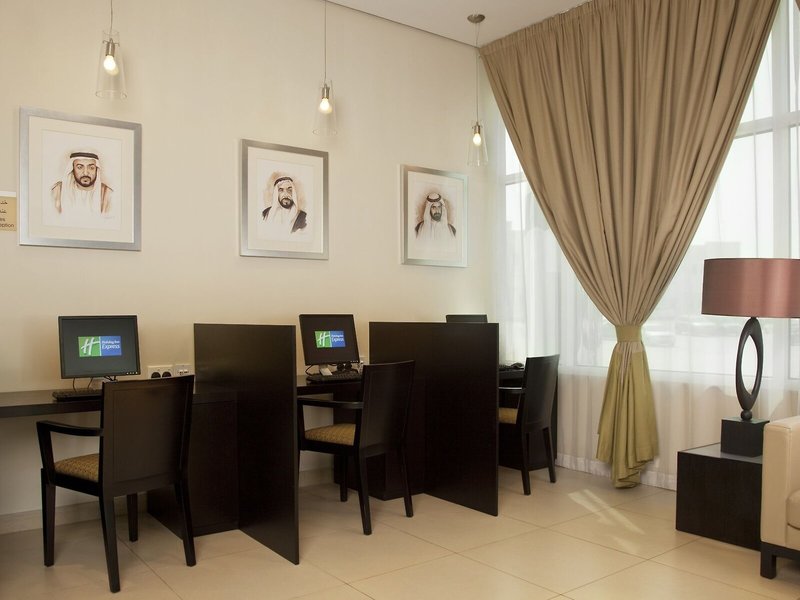 Holiday Inn Express Dubai Internet City 17