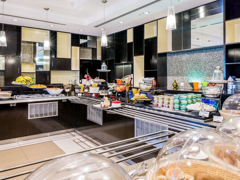 Holiday Inn Express Dubai Internet City 18