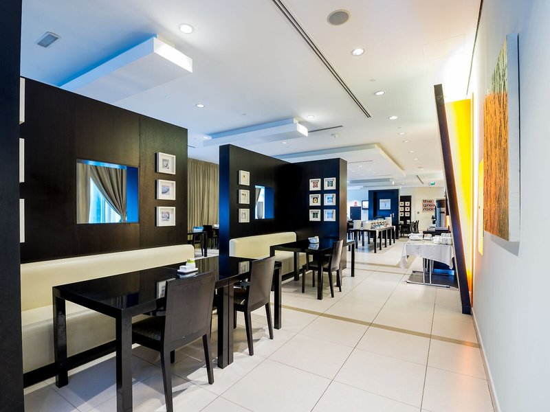 Holiday Inn Express Dubai Internet City 22