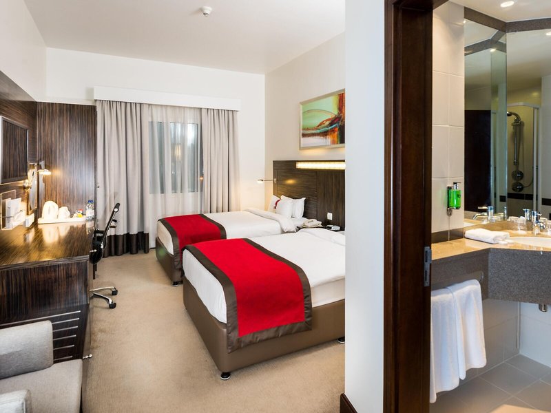 Holiday Inn Express Dubai Internet City 37