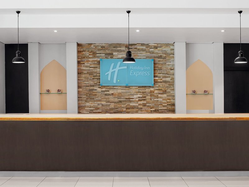 Holiday Inn Express Dubai Internet City 9 - Lounge / Lobby