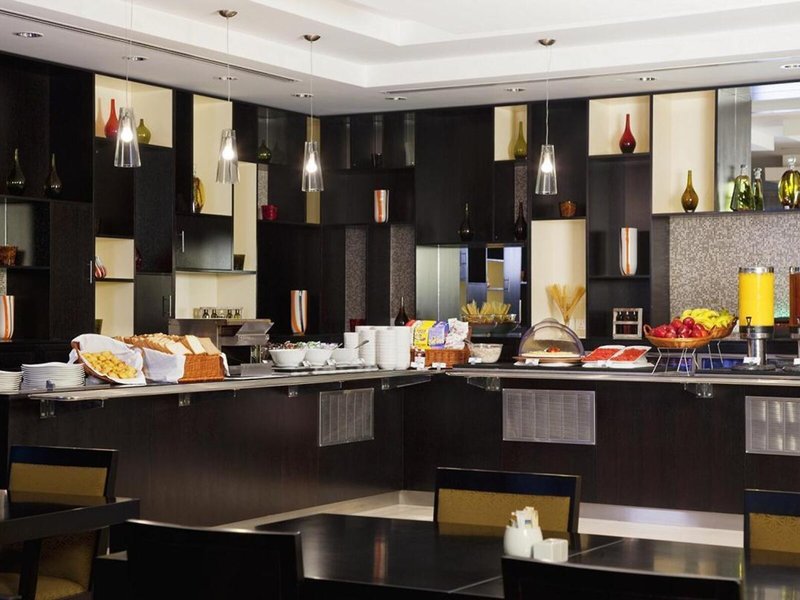 Holiday Inn Express Dubai Internet City 14 - Restaurant