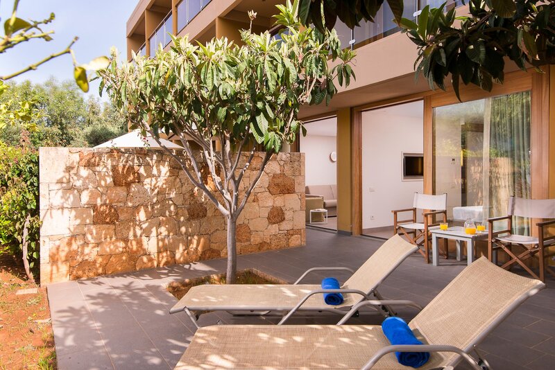 Kernos Beach 32