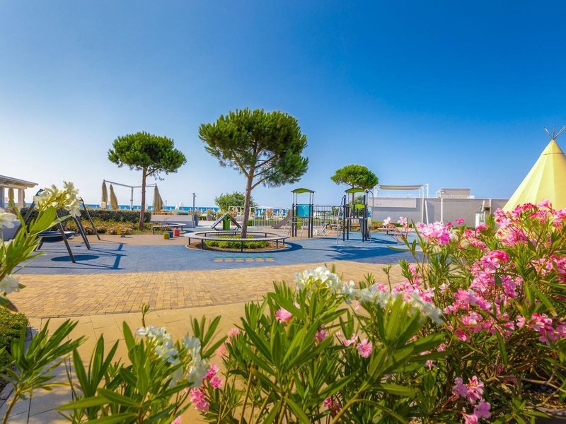 Arena Grand Kazela Campside 40