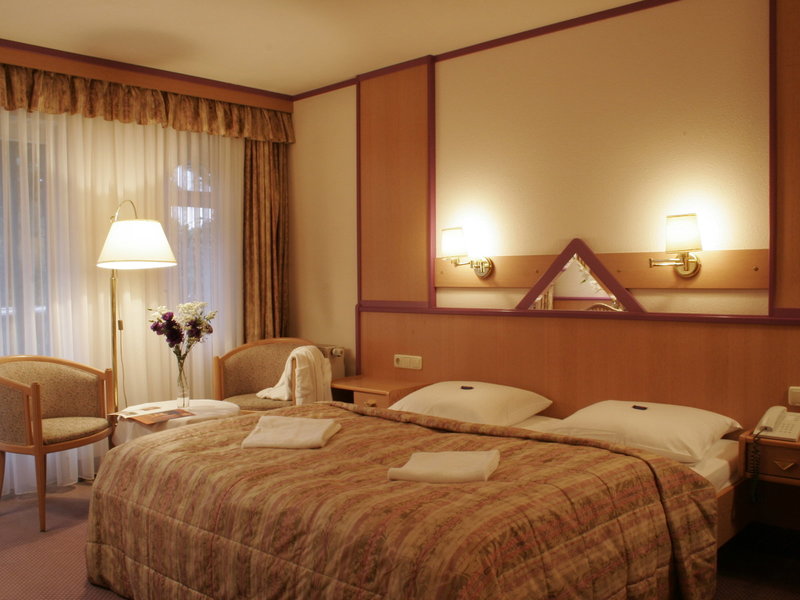 Burghotel am Hohen Bogen 13