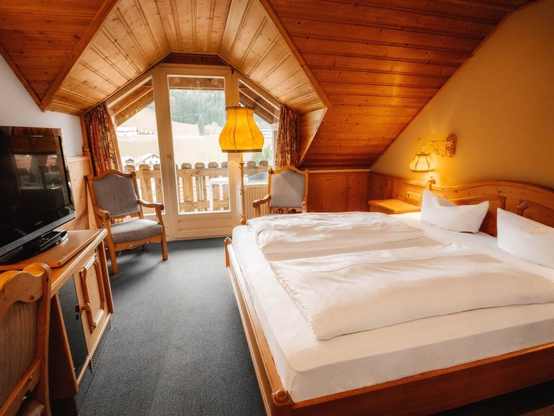 Burghotel am Hohen Bogen 14