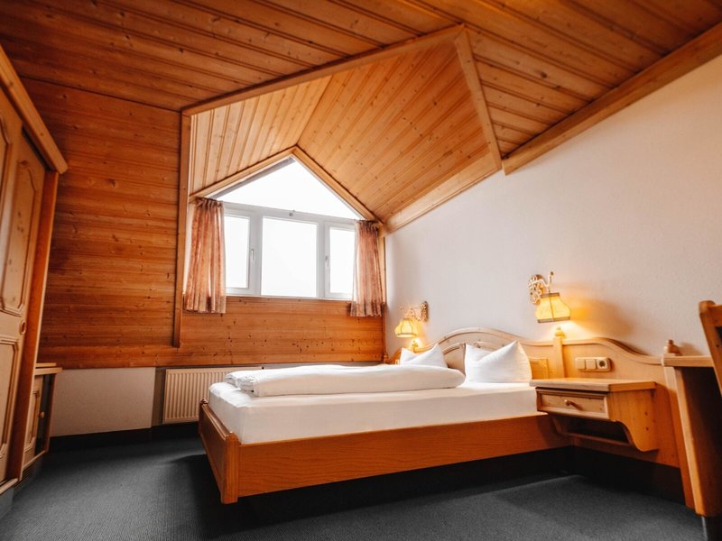 Burghotel am Hohen Bogen 15